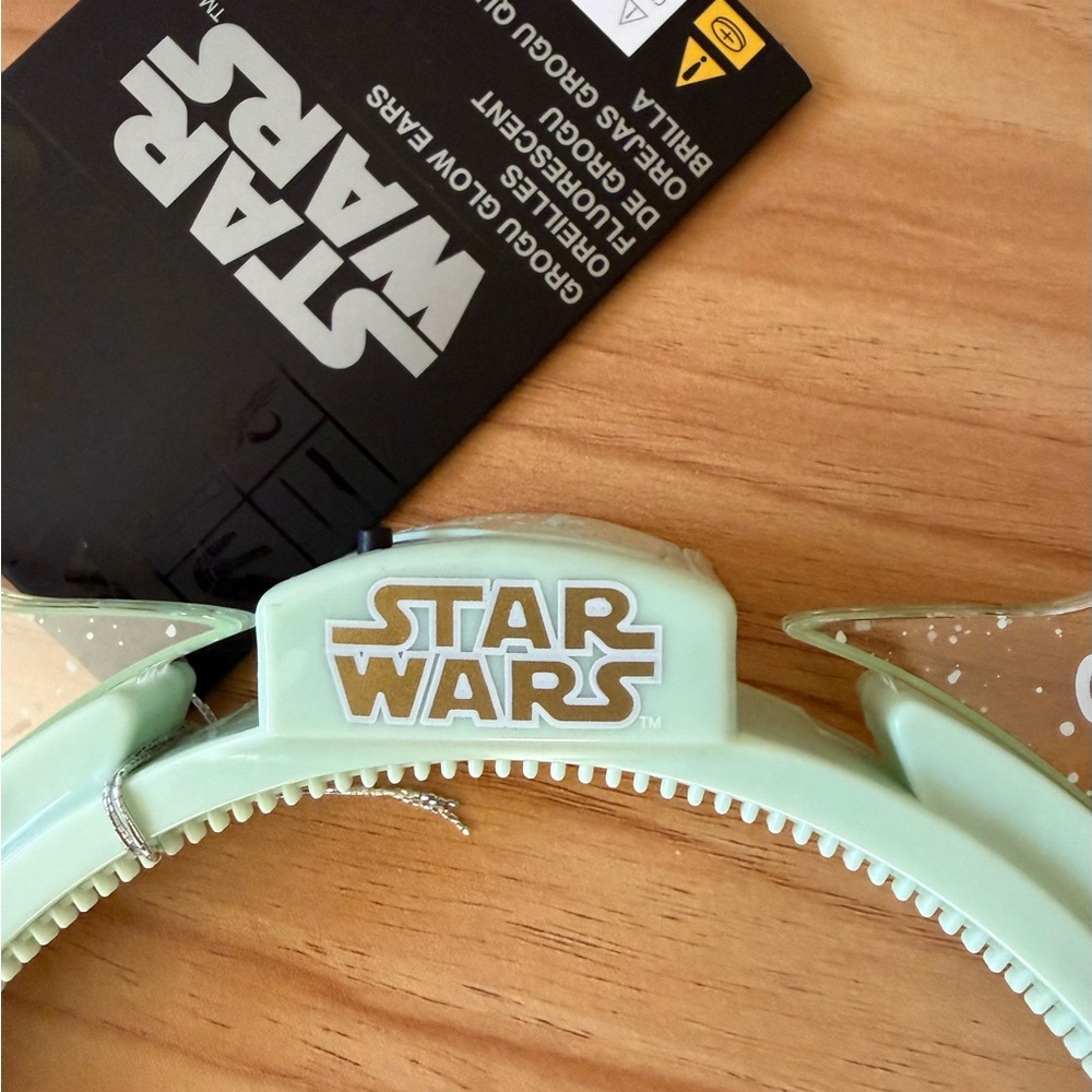 Star Wars The Mandalorian's Grogu Yoda Light-Up Minnie Ears NWT Disney Parks - Picture 3 of 9